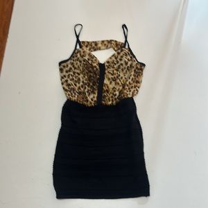 HOT MISMI STYLE MINI DRESS SPAGHETTI STRAPS FITTED BOTTOMS IN SIZE M